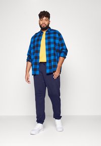 Lyle & Scott PANT - Calças de fato de treino - navy