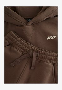Non sélectionné, brown