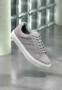 Non sélectionné, formal grey/off white