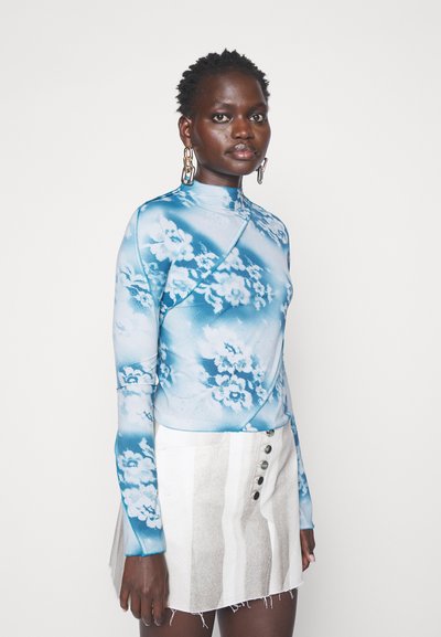 Ioannes BIAS - Longsleeve - sprayed blue