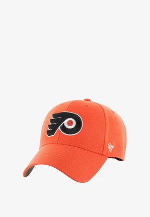 Gorra ajustable naranja hecha de tela con visera curva. La parte frontal presenta un logotipo bordado en blanco y negro de los Philadelphia Flyers.