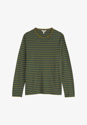 Langarmshirt met groene en blauwe horizontale strepen, gemaakt van zacht materiaal met een ronde halslijn en zijslits voor bewegingsvrijheid.