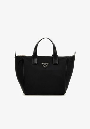Sac fourre-tout en nylon noir avec des accents en cuir et deux poignées courtes. Il présente un logo triangulaire argenté et une fermeture éclair sur le dessus.