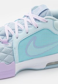 Nike Performance LEBRON WITNESS - Basketbola apavi - glacier blue/white/light armory blue