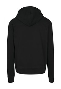Sudadera negra con capucha, de mangas largas, puños y dobladillo acanalados, y una textura suave. La parte trasera presenta una capucha centrada y un diseño minimalista.