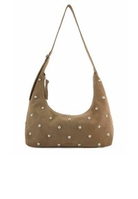 Borsa a tracolla in suede marrone con una forma curva, decorata con accenti di perle bianche, dotata di una sola tracolla e di un compartimento con zip.