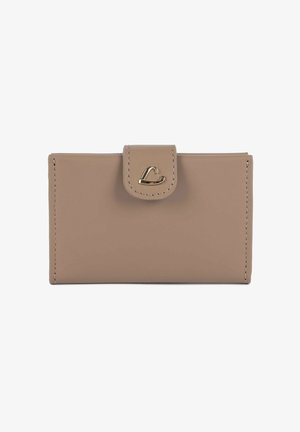 Portefeuille en cuir taupe avec un rabat cousu et un fermoir doré arborant un motif stylisé en forme de cœur, présenté fermé sur fond blanc.
