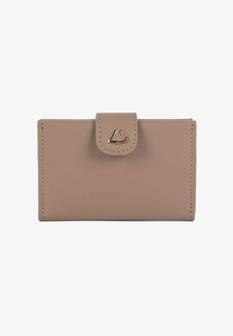 Portefeuille en cuir taupe avec un rabat cousu et un fermoir doré arborant un motif stylisé en forme de cœur, présenté fermé sur fond blanc.