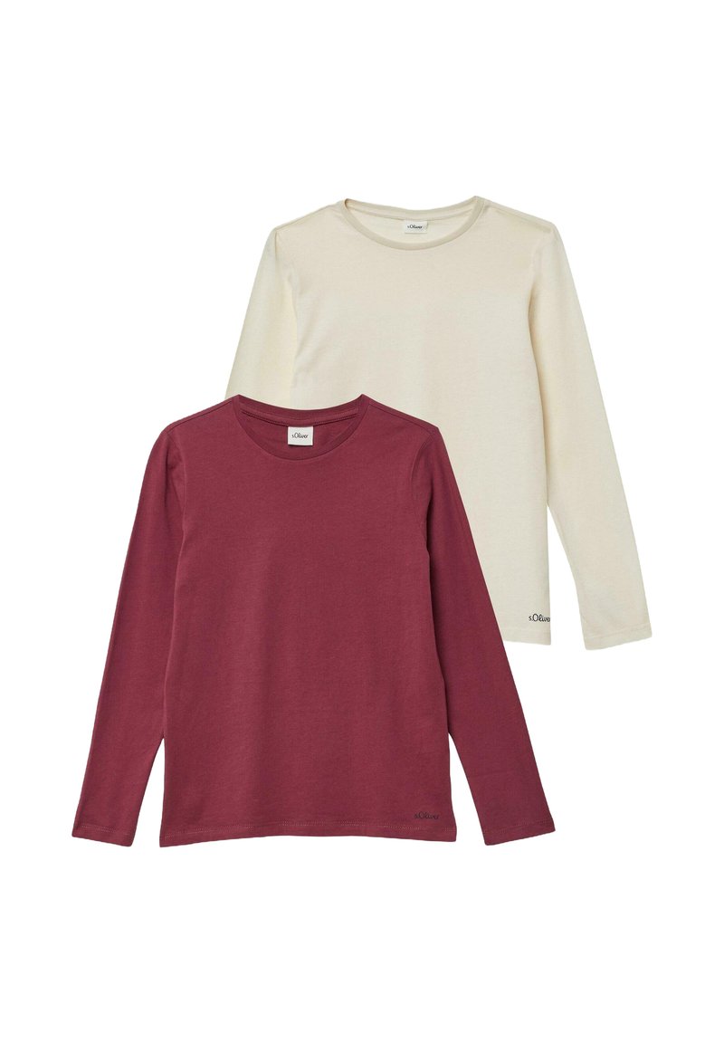Zwei Langarm-T-Shirts: eines in Bordeauxrot und eines in Off-White, aus weichem Stoff hergestellt. Beide haben Rundhals-Ausschnitte und ein einfaches Design.