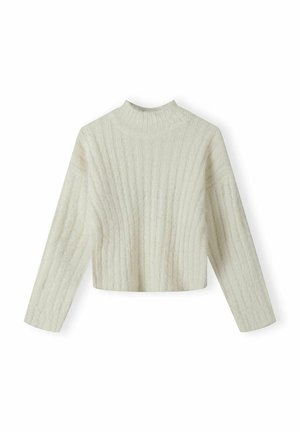 Weißer, gerippter Pullover mit langen Ärmeln und hohem Kragen im verkürzten Design. Weiche Textur mit subtilen Variationen im Strickmuster.