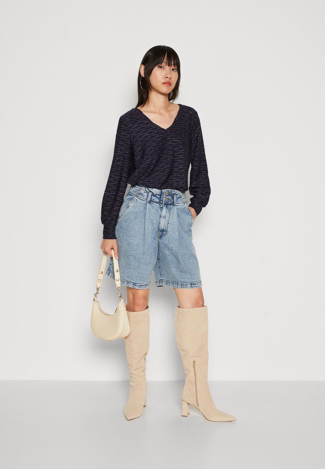 ONLASTRA V NECK GLITTER 