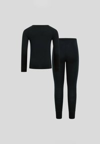 Haut thermique noir à manches longues avec col rond et leggings ajustés. Texture douce avec des poignets et une taille côtelés. Design simple et sans couture.