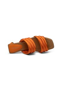 Shoe The Bear STB-SYLVI PADDED STRAP - Natikače na petu - orange satin