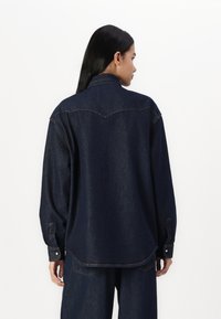 LOIS Jeans THE RAFAEL NOAD GOODSTUFF - Blúzka so zapínaním na gombíky - dark blue