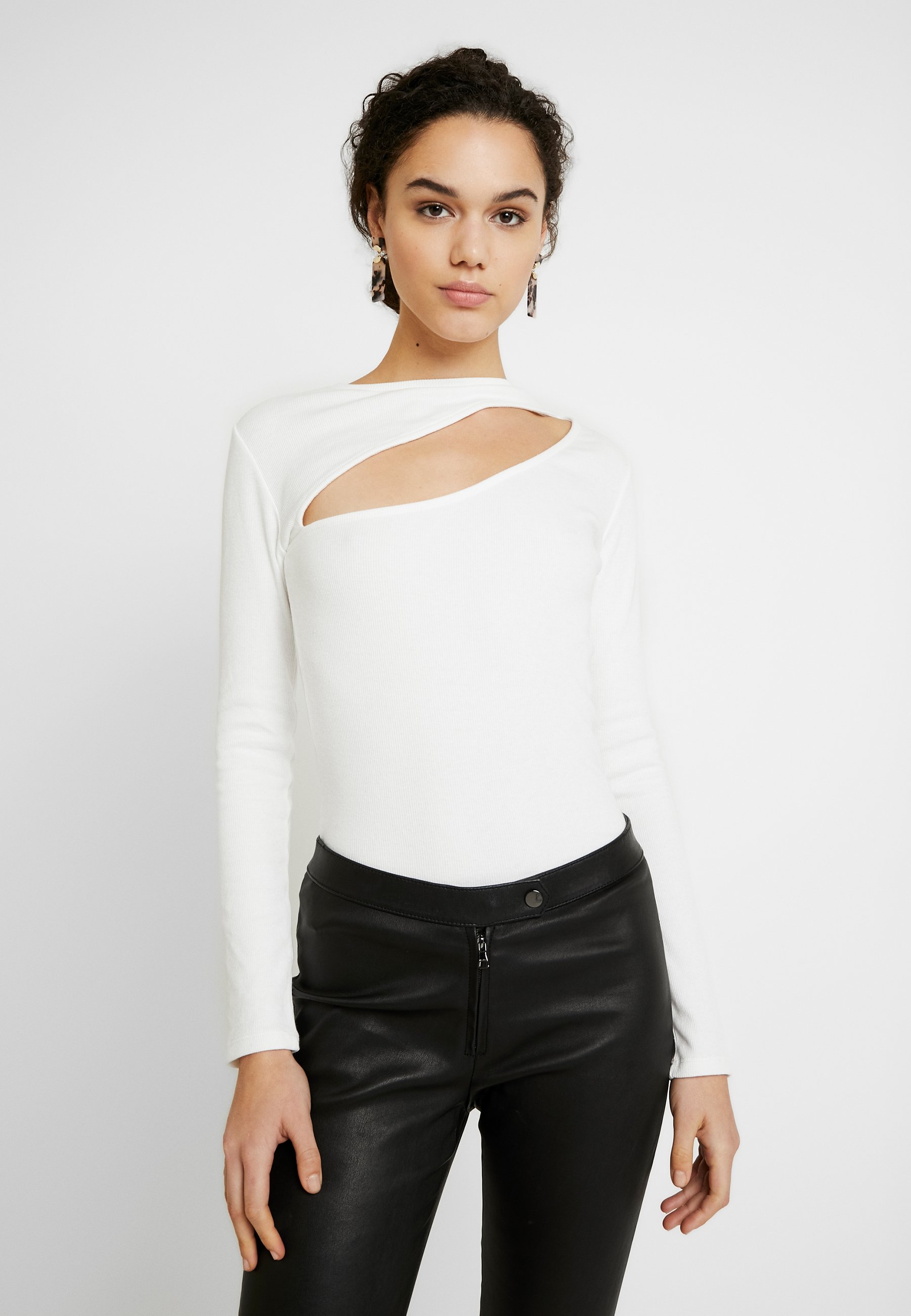 Nly by Nelly CUT OUT Långärmad tröja white Zalando.se Nly by Nelly CUT OUT Långärmad tröja white Zalando.se