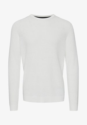 Bijela pletiva dugih rukava s klasičnim okruglim izrezom, rebrastom teksturom i ravnim krojem. Nema vidljivih uzoraka ili ukrasa.