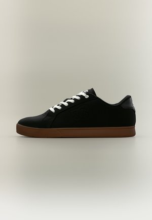 DC Shoes, PRADOE - Sneakers - black/gum