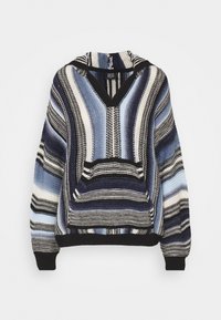 Pullover a maglia a righe con cappuccio, scollo a V, tasca a marsupio anteriore e righe orizzontali nere, bianche e di diverse tonalità di blu.