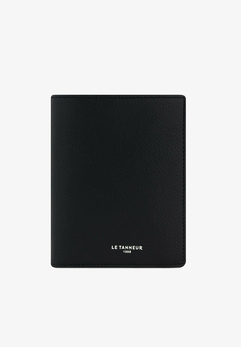 Portafoglio in pelle nera con superficie texture, caratterizzato da un design minimal e un logo del marchio in rilievo dorato nella parte inferiore.