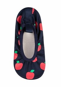Scarpa slip-on in tessuto navy con motivi di mele rosse e foglie verdi. Presenta una punta arrotondata e un'apertura elasticizzata per una facile calzata.