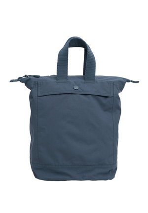 Sac cabas en tissu bleu foncé avec poignées courtes en sangle, fermeture éclair supérieure et poche avant à rabat avec bouton-pression.