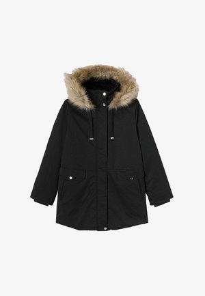 Parka noire avec une capuche doublée en fausse fourrure, deux poches avant, des cordons de serrage réglables et des fermetures à pression, présentant une texture extérieure lisse.