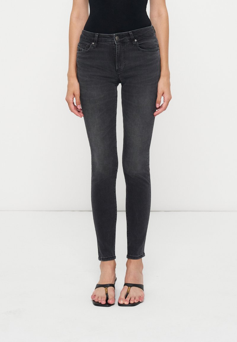 Vaqueros tapered