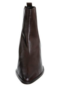 Bottine en cuir marron avec un bout pointu et une texture lisse. Dotée d'un tige de hauteur moyenne et d'un petit talon. Design simple sans embellissements.