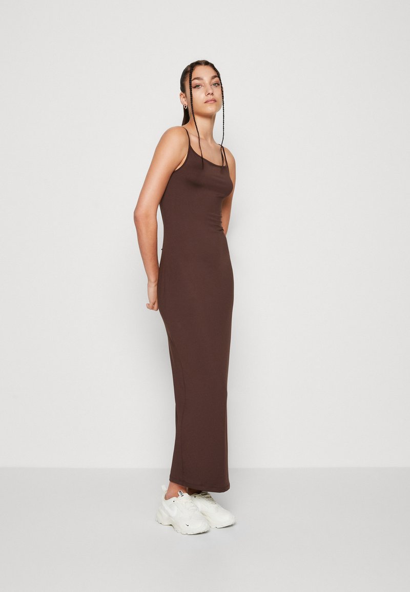 Weekday SOPHIE OPEN BACK DRESS Velika haljina brown/smeđe Zalando.hr