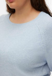 Vero Moda Curve VMCDOFFY  - Pullover - brunnera blue