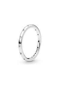 Unselected, silver coloured