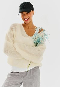 NAOKO Svetrík - off-white