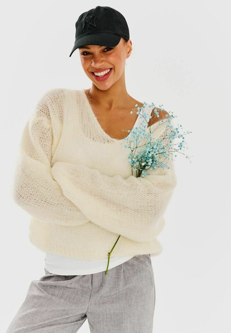 NAOKO Svetrík - off-white