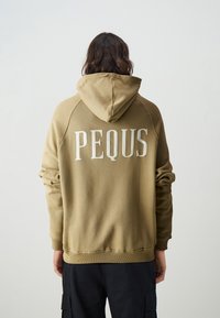 PEQUS Jersey con capucha - olive