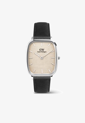 Montre carrée argentée avec cadran beige texturé, index et aiguilles argentés, bracelet en cuir noir, affichant l'heure 10h10, logo Daniel Wellington sous 12 heures.