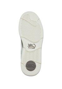 Weißer Sneaker-Sohle mit strukturiertem Fischgrätenmuster, gerilltem Gummi und aufgedrucktem Logo "PLAY HARD" in Braun. Rundes Logodetail vorhanden.