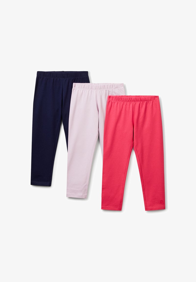 Tři páry dětských legín: námořnická modrá, světle růžová a korálová. Vyrobeny z měkké, elastické bavlny s pružným pasem.