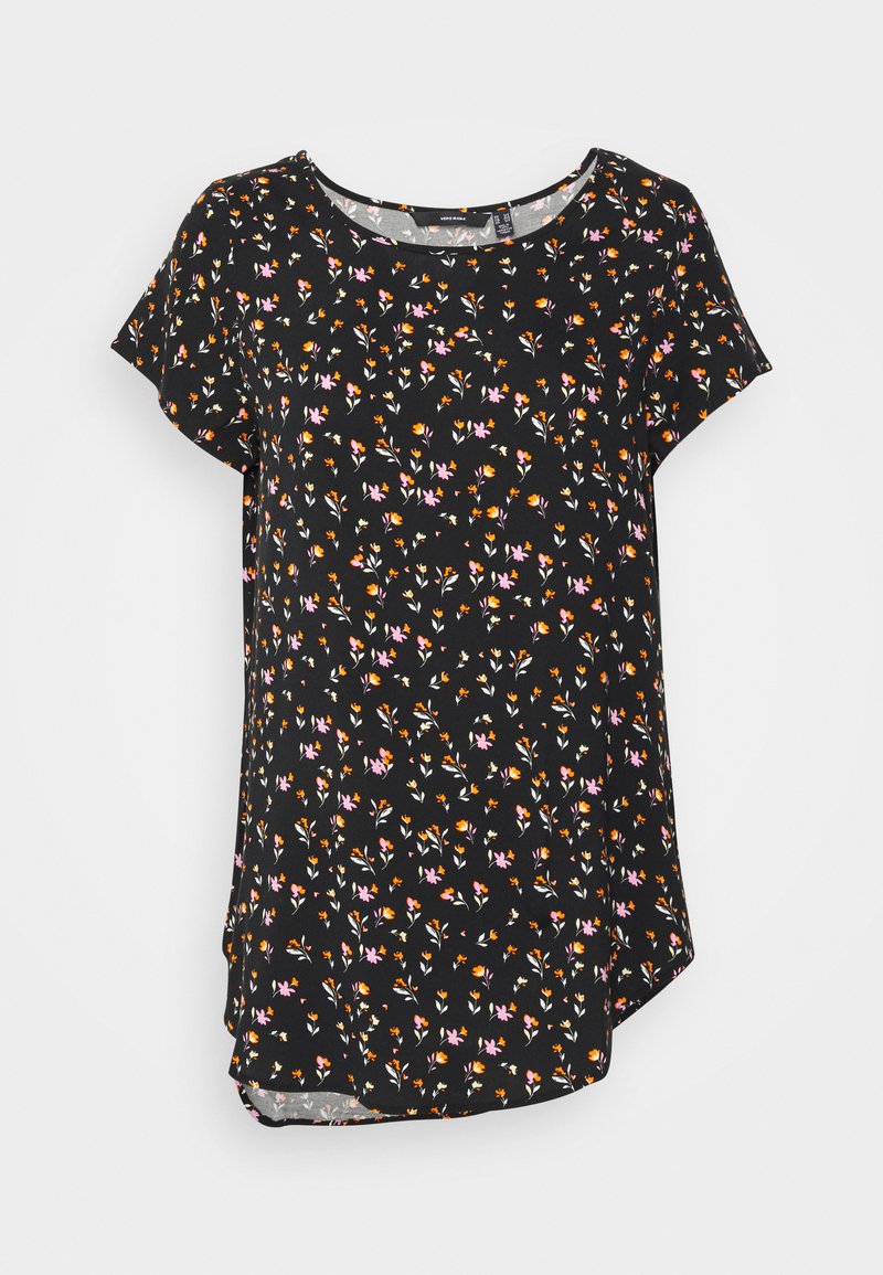 Blusa preta de mangas curtas com um padrão floral em rosa, laranja e branco. Decote redondo e bainha ligeiramente curva para um ajuste descontraído.