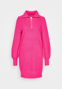 Abito lavorato a maglia rosa con colletto alto, maniche lunghe a palloncino e apertura con zip a metà. Texture liscia e orlo che si ferma sopra il ginocchio.