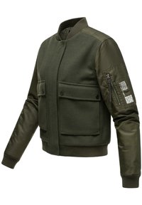 Olivovo zelená bomber bunda s vlneným predným dielom a saténovými rukávmi, obsahujúca dve predné vrecká a zipsové vrecko na ľavom rukáve.