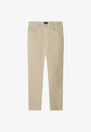 Beżowe bawełniane chinosy o prostym kroju, z kieszeniami z przodu, kieszeniami z tyłu oraz paskiem z zapięciem na guzik i zamek błyskawiczny.
