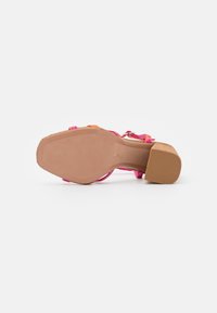Ted Baker Korolliset sandaalit - pink