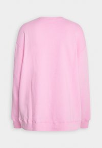 Ljusrosa sweatshirt, rund hals, långa ärmar, ribbade mudd och nederkant, mjukt tyg, minimal sömnadsdetaljer, utan dekoration på baksidan.