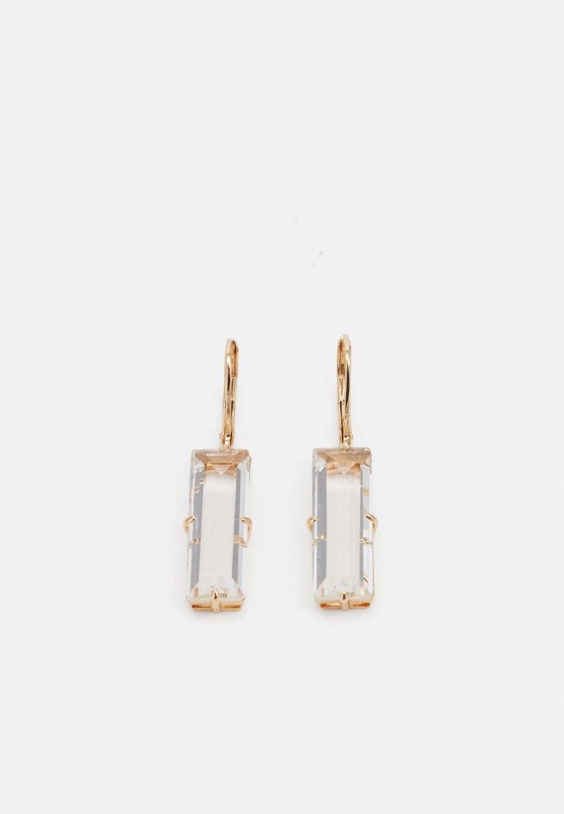 Boucles d'oreilles pendantes en ton or avec des pierres en verre transparent rectangulaires, montées dans un cadre métallique, fixées par des fermoirs à levier.