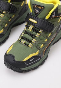 Joma JUTAHW - Sneakers hoog - green