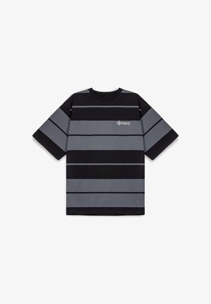 Gestreiftes T-Shirt in Schwarz und Grau mit lockerer Passform. Mit kurzen Ärmeln und rundem Halsausschnitt. Kleines Textlogo auf der Vorderseite. Aus Baumwollmaterial.