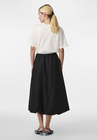 YAS YASSASCHA BALLOON SKIRT - Maxi sukně - black
