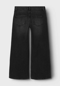 Schwarze weit geschnittene Jeans mit hoher Taille, ausgestattet mit zwei Gesäßtaschen und einem sauberen Finish. Der Stoff hat eine glatte Textur mit feinen Nähten.
