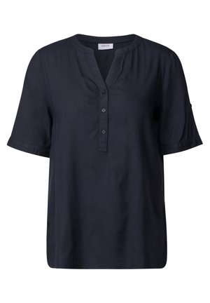 Laivastonsininen lyhythihainen pusero, jossa on V-pääntie, viisi nappia edessä ja rento istuvuus. Valmistettu sileästä, pehmeästä kankaasta.