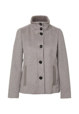 Manteau en laine gris avec un col haut, cinq boutons noirs, poches latérales et des accents en texture côtelée sur les côtés.